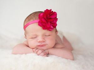100 Nama Bayi Perempuan Islami yang Indah, Terinspirasi Tokoh Muslim 100 Nama Bayi Perempuan Islami yang Indah, Terinspirasi Tokoh Muslim