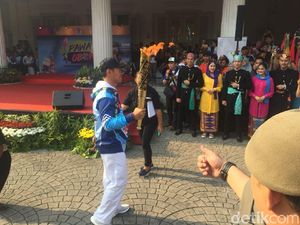 Api Obor Asian Para Games 2018 Tiba di Balai Kota Jakarta Api Obor Asian Para Games 2018 Tiba di Balai Kota Jakarta