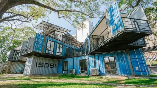 Keren, Kontainer Bekas Disulap Jadi Kampus