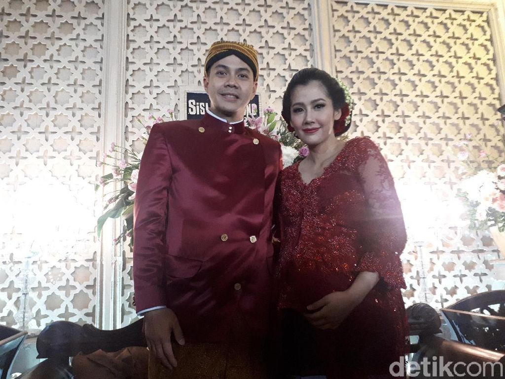 Dibacakan Ayat Suci, Bayi Ardina Rasti Ndul-ndulan Dibacakan Ayat Suci, Bayi Ardina Rasti Ndul-ndulan
