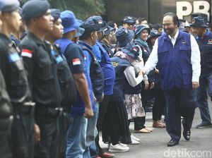 Partai Nasdem Lepas 100 Tim Medis ke Palu dan Donggala