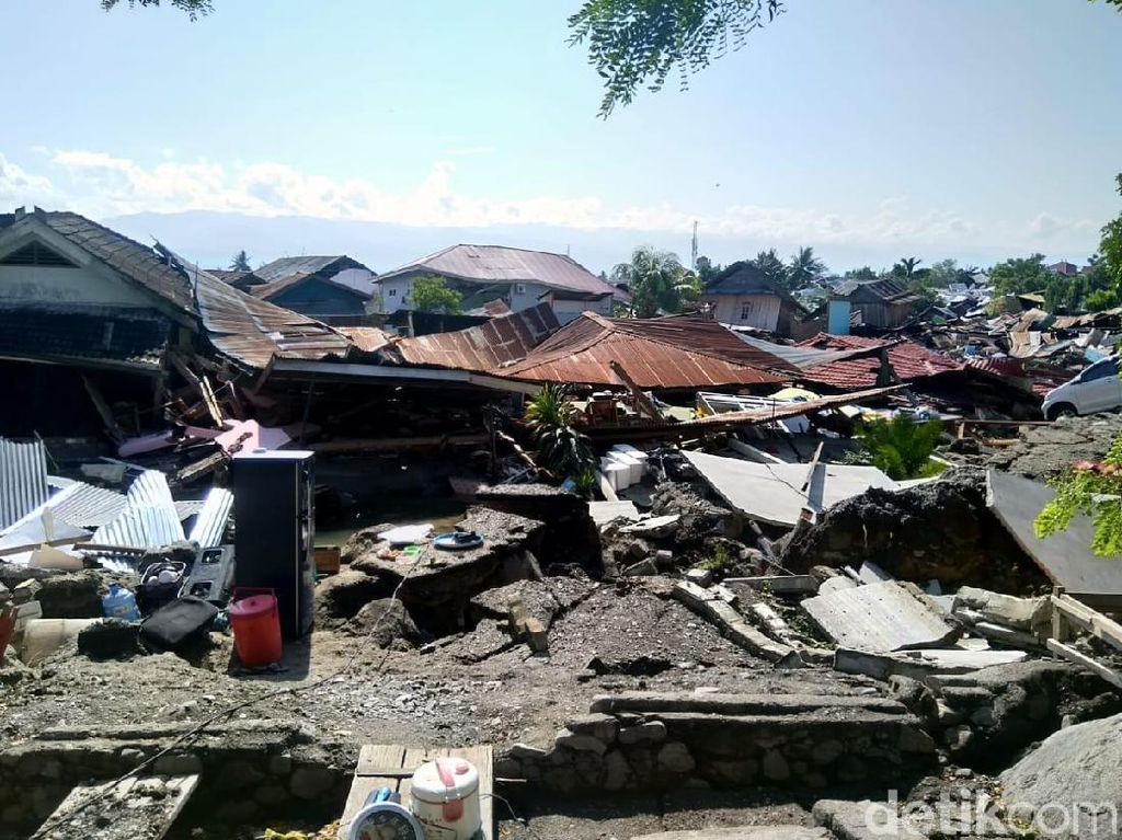 Kisah Pilu Pria di Palu Kehilangan Istri karena Gempa Kisah Pilu Pria di Palu Kehilangan Istri karena Gempa