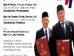 Terus Berinovasi, Direksi JNE Raih Penghargaan Satyalancana