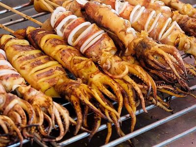 Siap-siap Gagal Diet, 10 Sate Cumi Ini Menggoda Banget Buat Camilan Sore