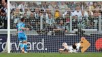 Dalam pertandingan pekan ketujuh Liga Italia di Allianz Stadium, Sabtu (29/9/2018) malam WIB, Juve sempat tertinggal lebih dulu setelah Dries Mertens mencetak gol di menit ke-10. Foto: Gabriele Maltinti/Getty Images