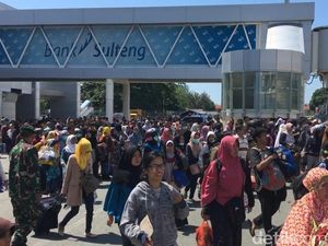 Warga Antre di Bandara, Berbondong-bondong Tinggalkan Palu Warga Antre di Bandara, Berbondong-bondong Tinggalkan Palu
