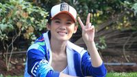 Gaya Sporty Kece Sheryl Sheinafia