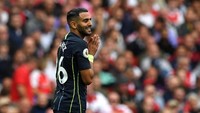 Saat menghadapi Cardiff itu, Riyad Mahrez langsung bikin dua gol. City menang 5-0. (Shaun Botterill/Getty Images)