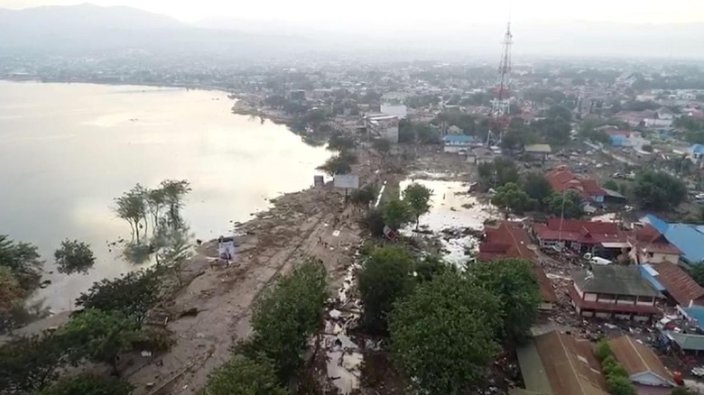 Kerusakan akhir tsunami pasca gempa palu (DRONE PILOT TEZAR KODONGAN/via REUTERS)