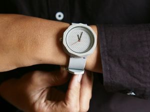 Bikin Jam Tangan Semen, 2 Sahabat Ini Raup Rp 20 Juta Sebulan