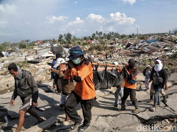 Pencarian Korban Gempa di Balaroa Palu Terus Dilakukan