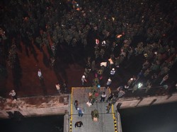 KRI Makassar Berangkatkan Relawan dan Bantuan Korban Gempa Sulteng