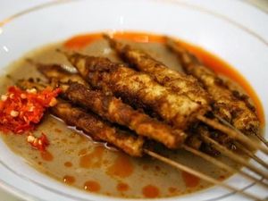 Sate Ayam dengan Kuah Khas Blora Bisa Dinikmati di 6 Tempat Ini Sate Ayam dengan Kuah Khas Blora Bisa Dinikmati di 6 Tempat Ini