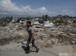 Gudang Bulog Runtuh Pasca Gempa Palu, Warga Sempat Ambil Beras