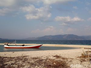 Indahnya Pulau Nisa Pudu di Dompu dengan Pasir Putihnya