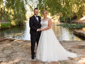 Bulan Madu Anti-mainstream, Pengantin Baru Backpacking ke 60 Negara