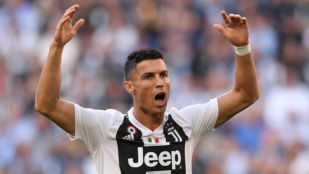 Cristiano Ronaldo terancam kehilangan sponsor. (Foto: Alberto Lingria/Reuters)