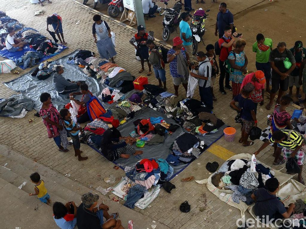 Pedagang di Perbatasan RI-PNG Bisa dapat Omzet Jutaan per Hari Pedagang di Perbatasan RI-PNG Bisa dapat Omzet Jutaan per Hari