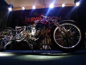 Harley-Davidson WL 1947 Bergaya Boardtracker Mejeng di Surabaya