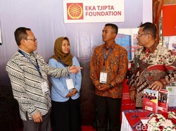 APP Sinar Mas Bagikan Beasiswa ke 10.000 Siswa dan Mahasiswa