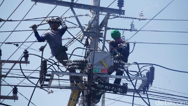 Perbaikan Jaringan Listrik Kota Palu Pasca Tsunami Dimulai