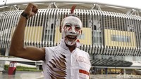 Gaya seorang suporter Indonesia.