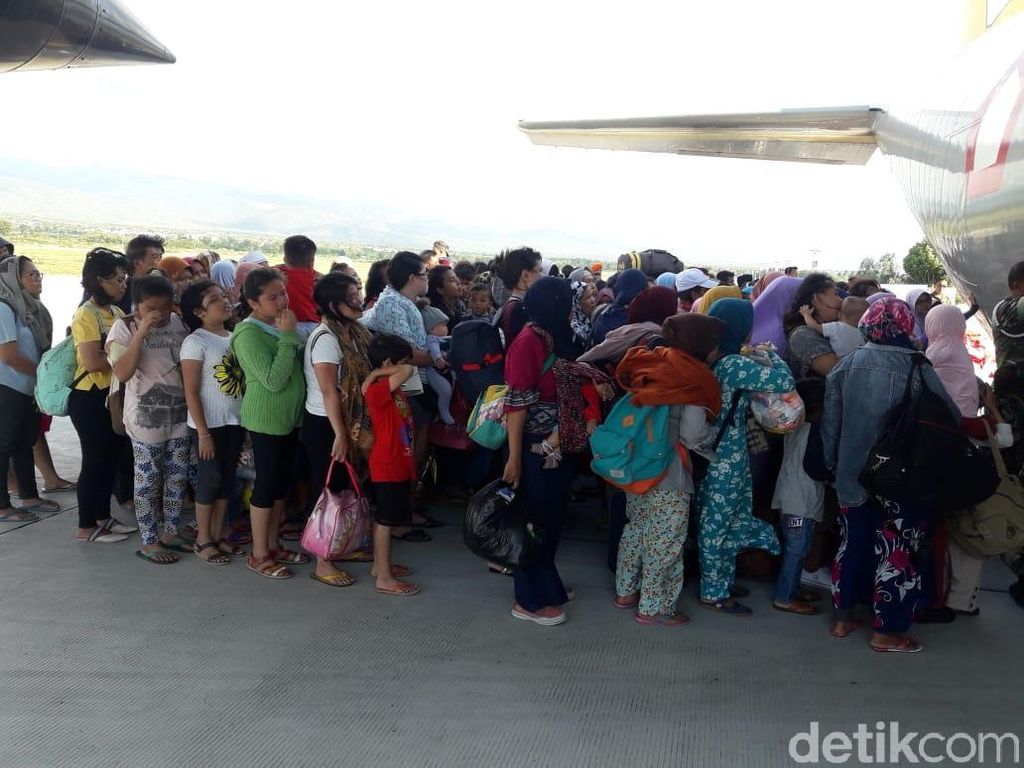 Pesawat Hercules Lanud Abdulrachman Saleh Kembali Terbang ke Palu Pesawat Hercules Lanud Abdulrachman Saleh Kembali Terbang ke Palu