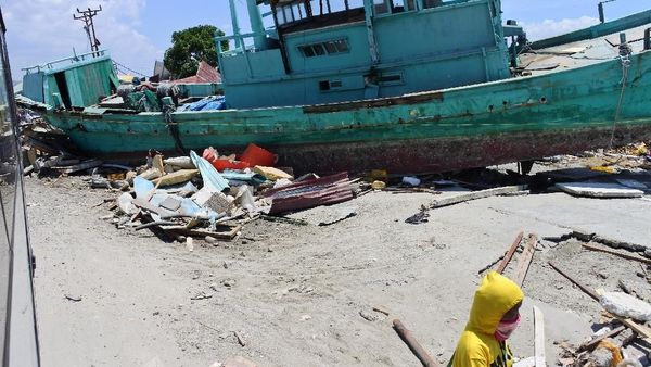 Tsunami Palu, Ini Penampakan Kapal Karam di Jalanan di Tondo