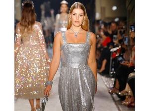 Foto: Aksi Lady Kitty Spencer, Keponakan Cantik Putri Diana Eksis Jadi Model Fashion