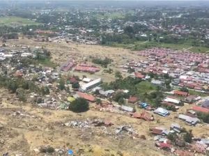 Petobo Palu Ditelan Lumpur Pascagempa, Ratusan Orang Diduga Terkubur Petobo Palu Ditelan Lumpur Pascagempa, Ratusan Orang Diduga Terkubur