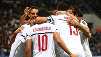 Hasil ini menandai kemenangan pertama Giallorossi di kandang lawan pada Serie A 2018/19. Tiga laga away sebelumnya, Milan dikalahkan Napoli 2-3 dan diimbangi Atalanta dan Empoli masing-masing dengan skor 1-1-. (Foto: Marco Luzzani/Getty Images)