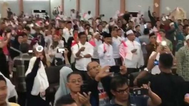 Neno hingga Fadli Zon Deklarasi Tagar Ganti Presiden di Padang