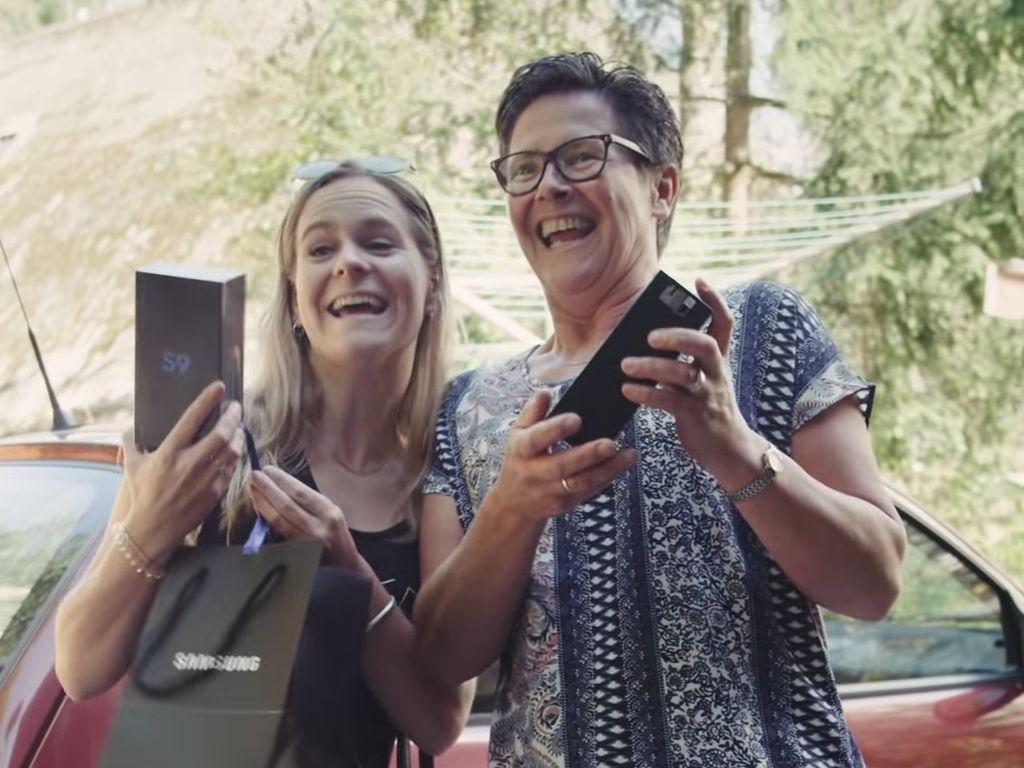 Samsung Bagi-bagi Galaxy S9 Gratis di Desa Apple
