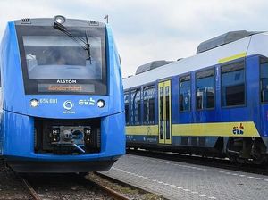 Dua Raksasa Kereta Bersatu Demi Lawan China Dua Raksasa Kereta Bersatu Demi Lawan China
