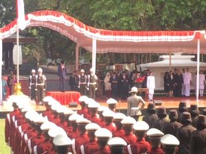 Penuh Khidmat, Jokowi Pimpin Upacara Hari Kesaktian Pancasila