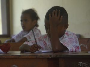 Bahasa Skouw, Bahasa Asli Papua yang Nyaris Punah Ditelan Zaman Bahasa Skouw, Bahasa Asli Papua yang Nyaris Punah Ditelan Zaman