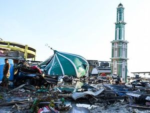 Korban Meninggal Gempa dan Tsunami Sulteng 2.073 Orang Korban Meninggal Gempa dan Tsunami Sulteng 2.073 Orang