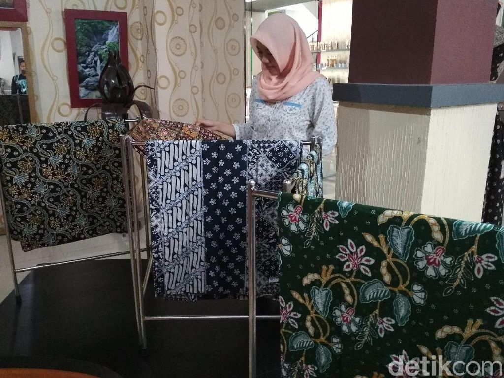 Tengok Geliat Batik Khas Trenggalek, Ada Terang Galih dan Arumi Tengok Geliat Batik Khas Trenggalek, Ada Terang Galih dan Arumi