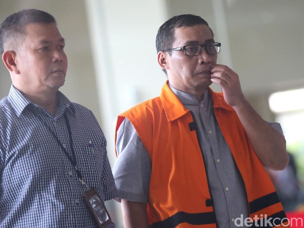 Serba-serbi Pilkada Jatim, Dari yang Terciduk KPK hingga Diulang Serba-serbi Pilkada Jatim, Dari yang Terciduk KPK hingga Diulang