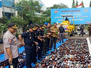Bea-Cukai Musnahkan Jutaan Batang Rokok dan 2.245 Miras Ilegal
