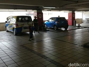 Bengkel Mobil di Parkiran Mal Bengkel Mobil di Parkiran Mal