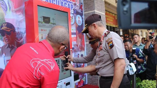 Satlantas Polres Cilacap Luncurkan Mesin Portable T-SIM
