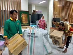 Bantu Korban Gempa, PPP Terbangkan Mukena dan Sarung dari Jakarta