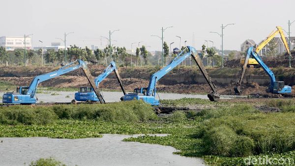 Antisipasi Banjir, Lumpur KBT Dikeruk