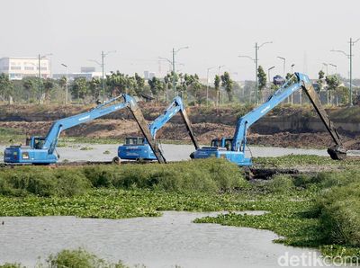Antisipasi Banjir, Lumpur KBT Dikeruk