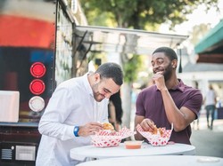 Waspadai Berat Badan Melonjak Ketika Liburan Akhir Tahun