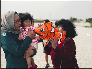 Ungkapan Kasih Sayang Ratna Sarumpaet untuk Cucu Tercinta