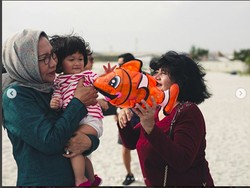 Ungkapan Kasih Sayang Ratna Sarumpaet untuk Cucu Tercinta