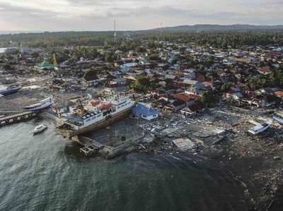 Ada Kapal Terdampar, Begini Potret Kerusakan di Donggala