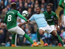 Raheem Sterling jadi momok untuk pertahanan Brighton and Holve Albion saat Manchester City menang 2-0. Sterling mencetak satu gol. (Lee Smith/REUTERS)